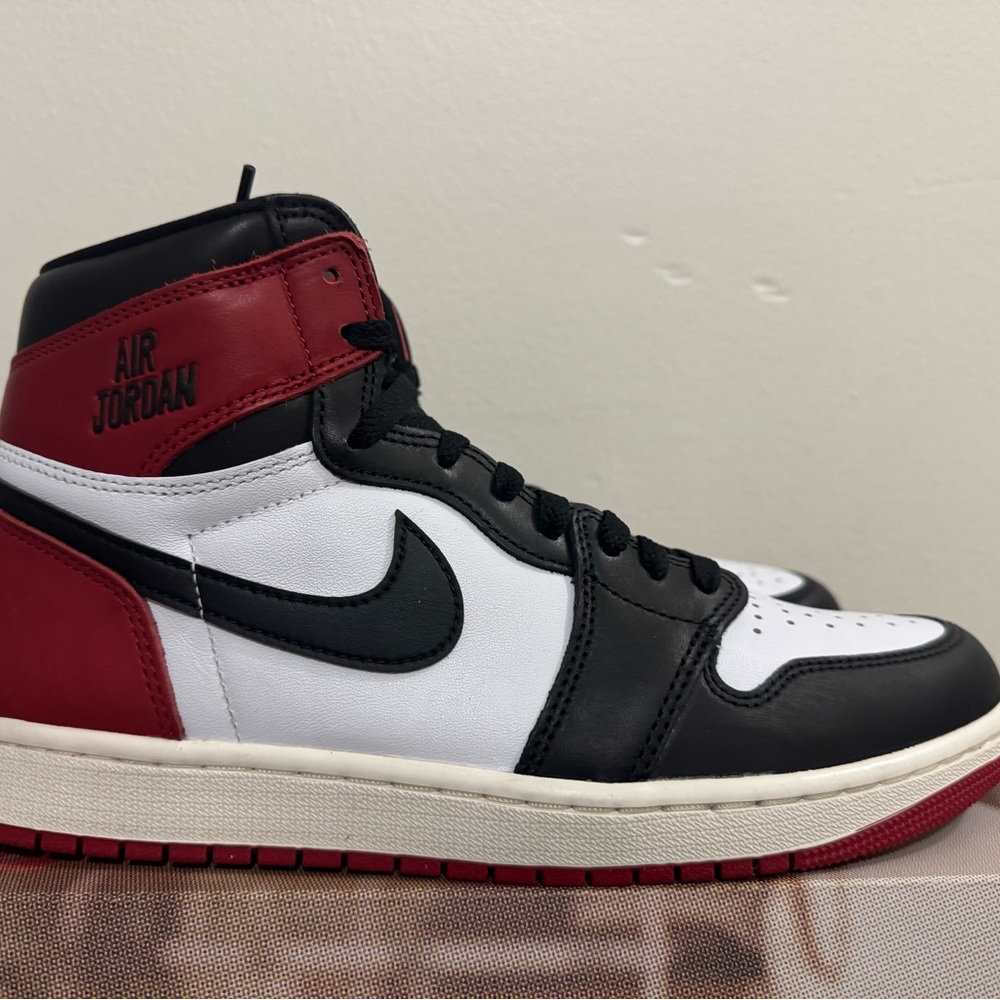 Air Jordan 1 Retro High OG Mens Size 10